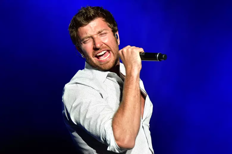 Brett Eldredge playing live
